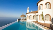 magnificent panoramic view to sea und mountains
